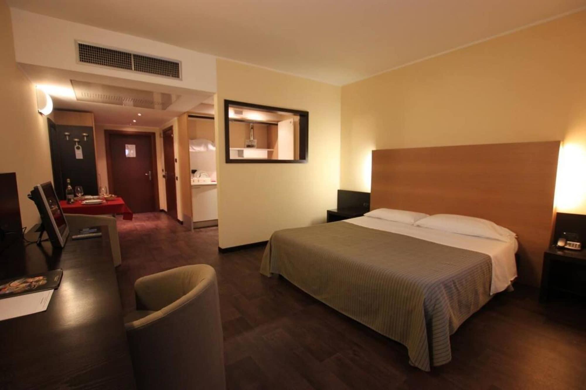 Golf Hotel Lainate Buitenkant foto