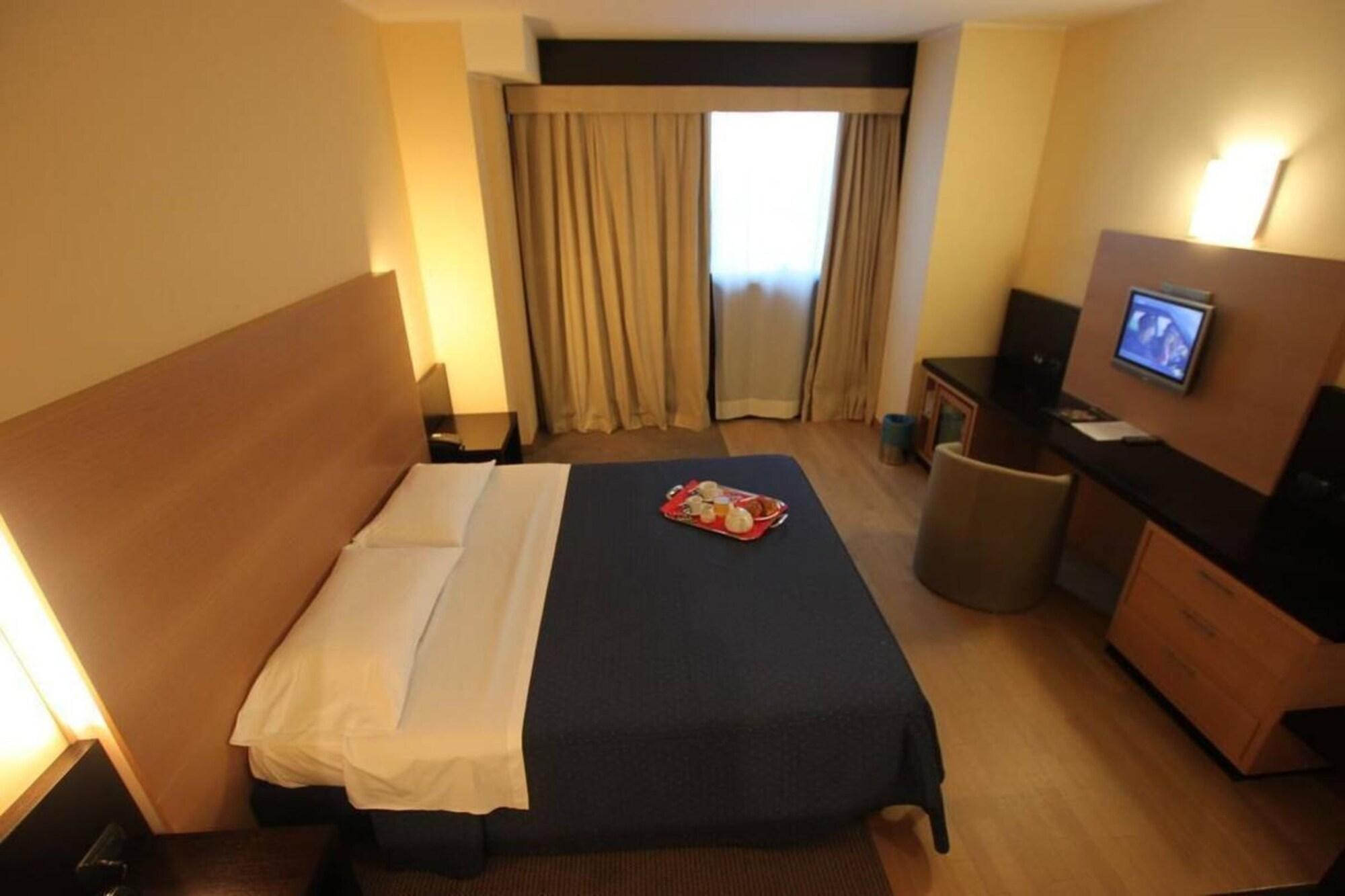 Golf Hotel Lainate Buitenkant foto