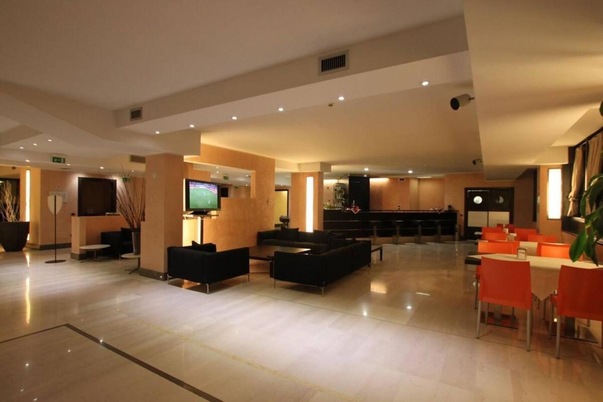 Golf Hotel Lainate Buitenkant foto