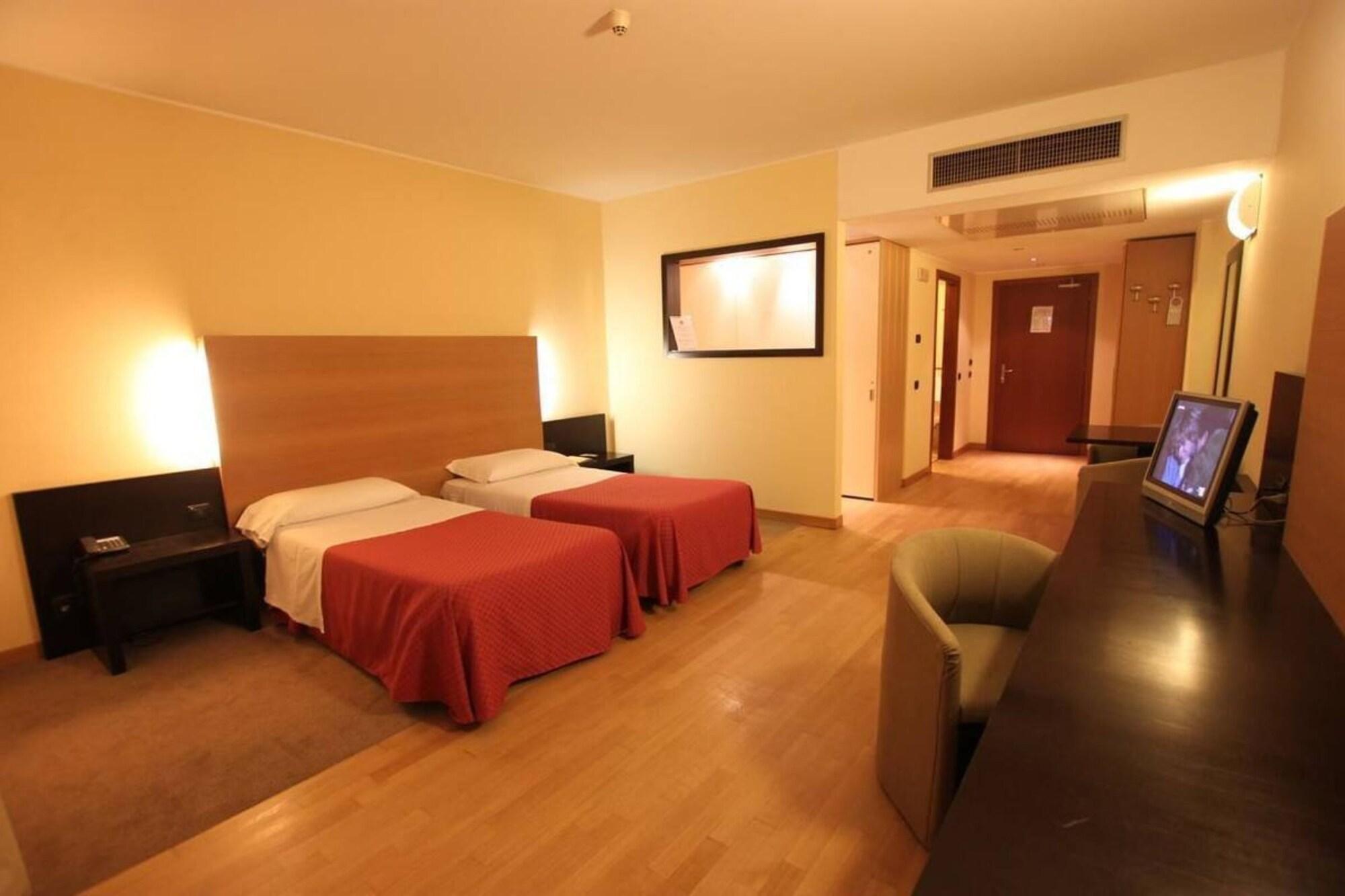 Golf Hotel Lainate Buitenkant foto