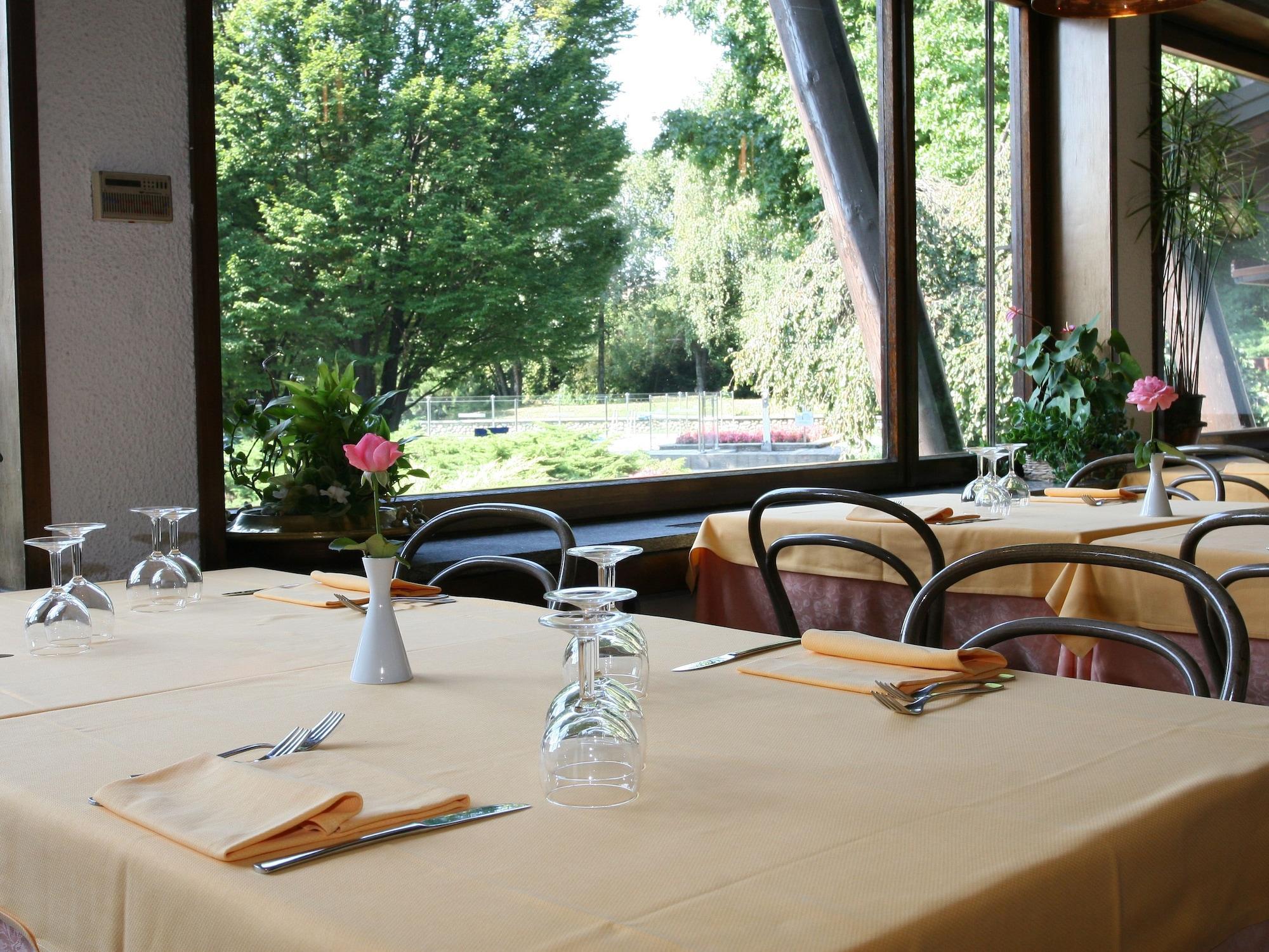 Golf Hotel Lainate Buitenkant foto
