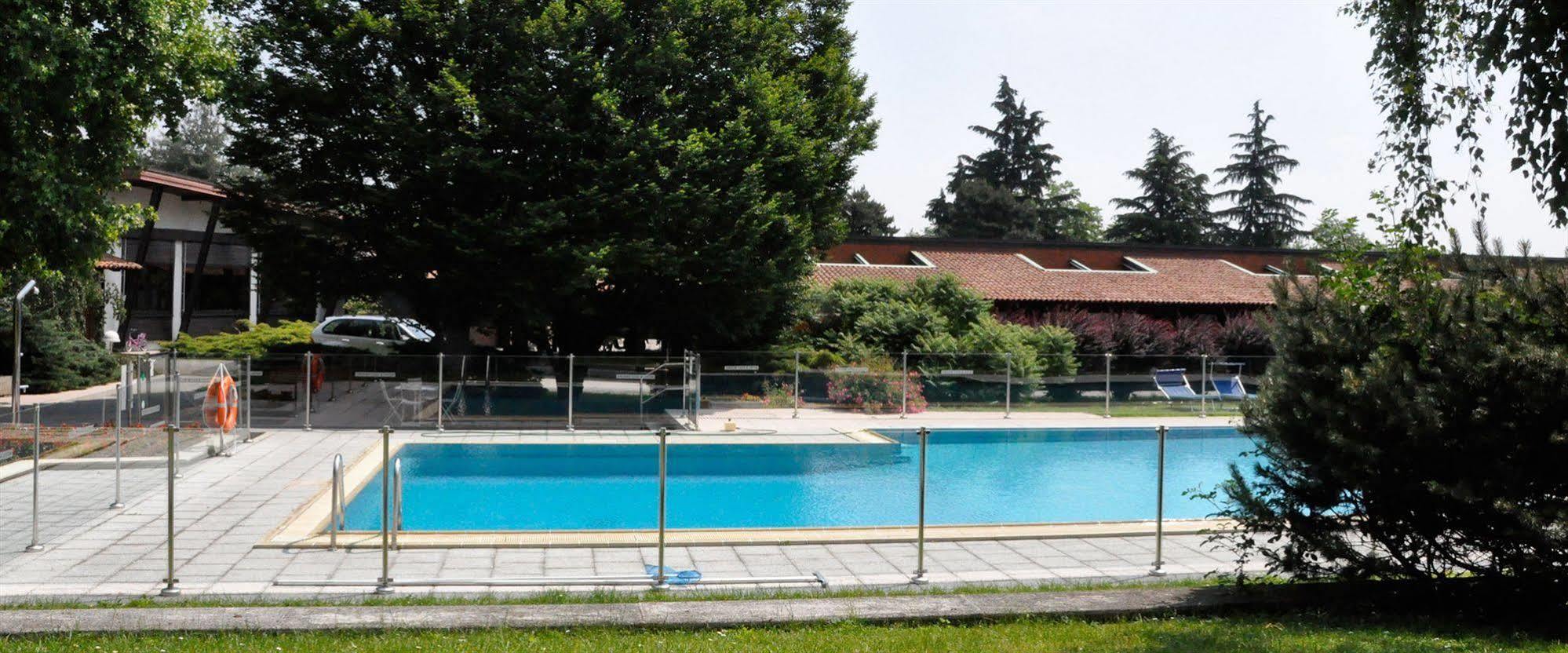 Golf Hotel Lainate Buitenkant foto
